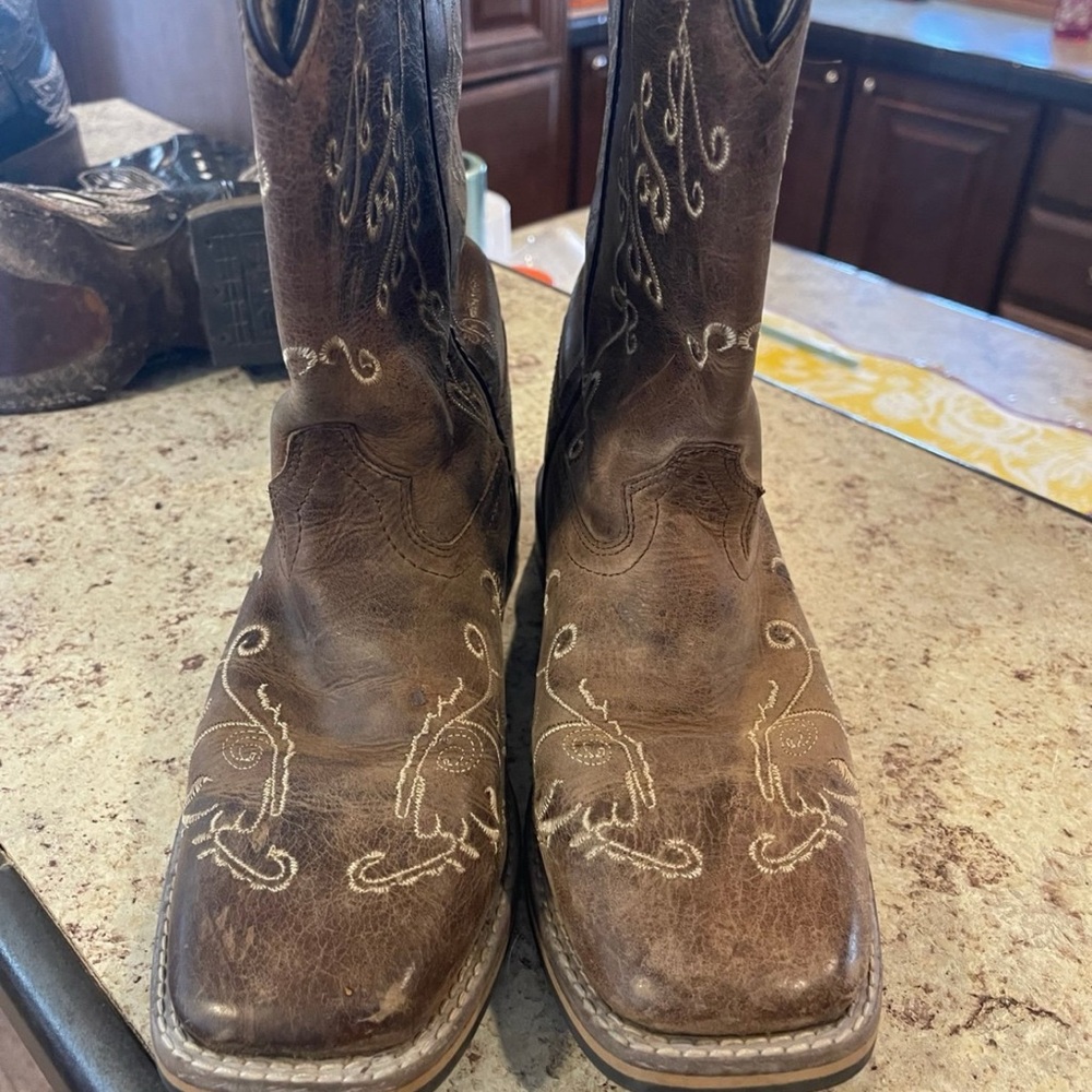 Girls youth Brown Embroidered Cowboy Boots